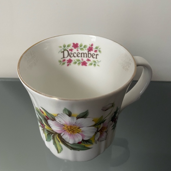 Rare Vintage Fine Bone China December Mug - Picture 8 of 8